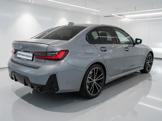 BMW 3-SERIE 320e | M-Sport Pro | Schuif/-kanteldak | Stoelverwarming | 19inch | HiFi | Camera