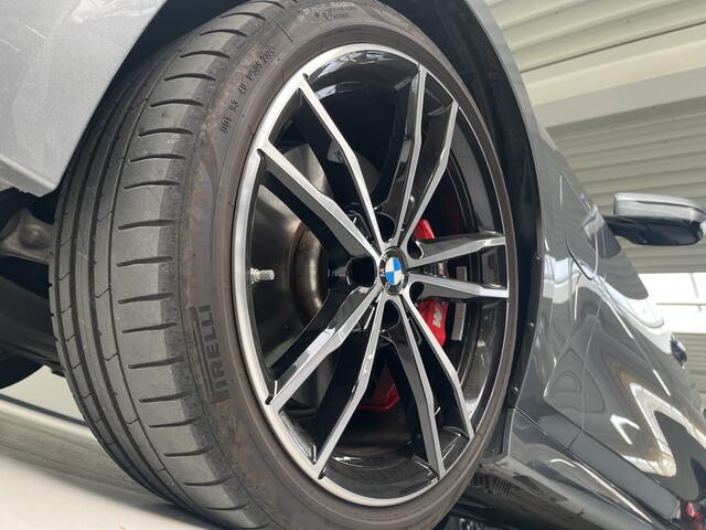 BMW 3-SERIE 320e | M-Sport Pro | Schuif/-kanteldak | Stoelverwarming | 19inch | HiFi | Camera