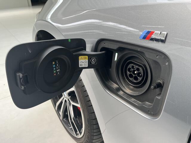 BMW 3-SERIE 320e | M-Sport Pro | Schuif/-kanteldak | Stoelverwarming | 19inch | HiFi | Camera