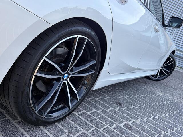 BMW 3-SERIE 320i High Executive Edition M Pakket / HUD / LED / NL Auto / 2019
