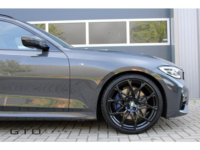 BMW 3-SERIE Touring 330i M Sport | Pano | Apple Carplay | Sfeerverlichting | LED | Stoelverwarming