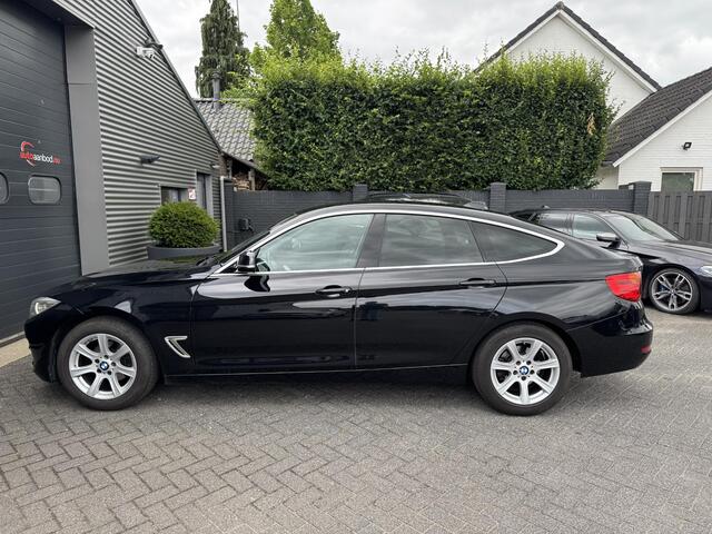 BMW 3-SERIE GT Gran Turismo 320i Centennial High Executive | Adaptive Cruise Control | Lane Assist | Memory Stoelen | Lichtmetalen Velgen |