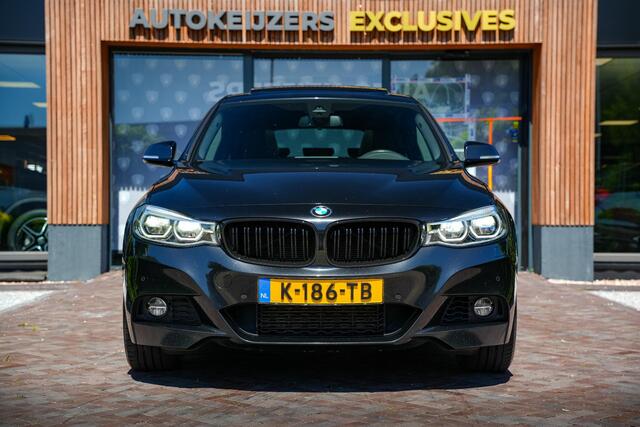 BMW 3-SERIE GT Gran Turismo 330d xDrive High Executive M Pakket Panoramadak Harman/Kardon Keyless HUD Trekhaak Alcantara