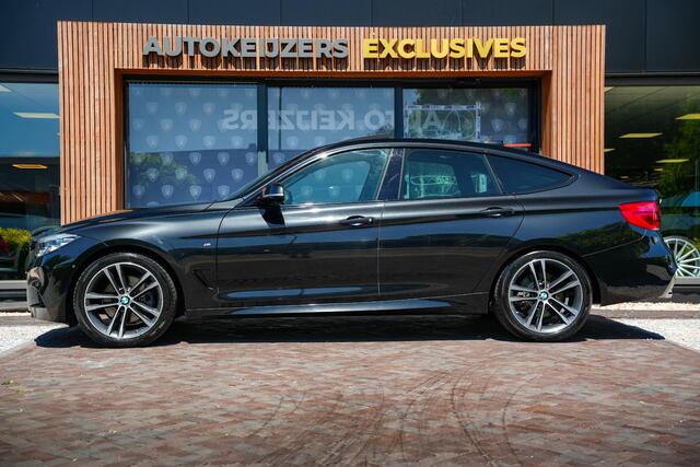 BMW 3-SERIE GT Gran Turismo 330d xDrive High Executive M Pakket Panoramadak Harman/Kardon Keyless HUD Trekhaak Alcantara