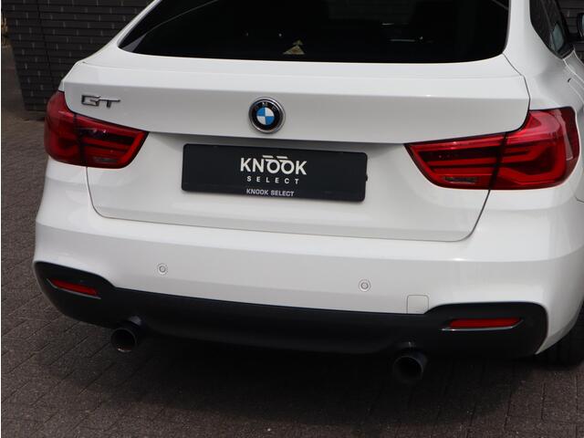 BMW 3-SERIE GT Gran Turismo 320i High Executive M Sport | Panoramadak | Keyless entry | HIFi Systeem |