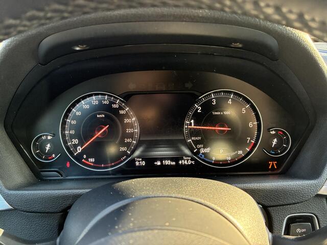 BMW 3-SERIE GT Gran Turismo 320i 8-traps Automaat High Executive | Navigatie | Panorama-Dak | Leder | ECC | 19" LM-Velgen | Camera | Parkpilot | M Pakket | Set winterbanden LMV