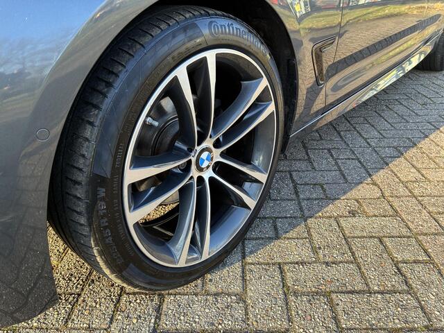 BMW 3-SERIE GT Gran Turismo 320i 8-traps Automaat High Executive | Navigatie | Panorama-Dak | Leder | ECC | 19" LM-Velgen | Camera | Parkpilot | M Pakket | Set winterbanden LMV