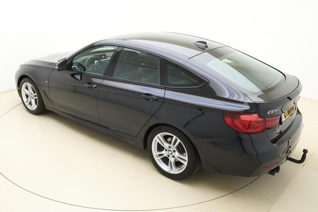 BMW 3-SERIE GT Gran Turismo 320i High Executive Edition | Lederen bekleding | M Sport pakket | Trekhaak | Stoelverwarming | Keyless | Navigatie | Weinig kilometers | Climate control