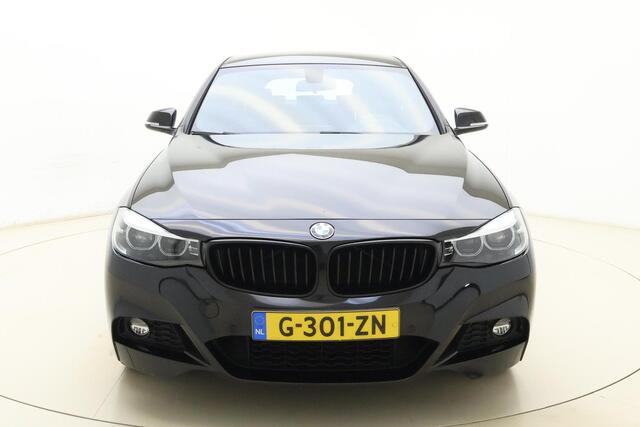 BMW 3-SERIE GT Gran Turismo 320i High Executive Edition | Lederen bekleding | M Sport pakket | Trekhaak | Stoelverwarming | Keyless | Navigatie | Weinig kilometers | Climate control