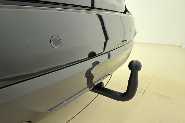 BMW 3-SERIE GT Gran Turismo 320i High Executive Edition | Lederen bekleding | M Sport pakket | Trekhaak | Stoelverwarming | Keyless | Navigatie | Weinig kilometers | Climate control