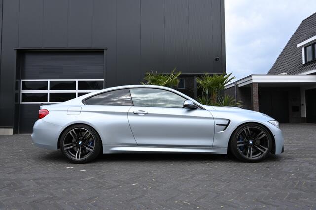 BMW 4-SERIE M4