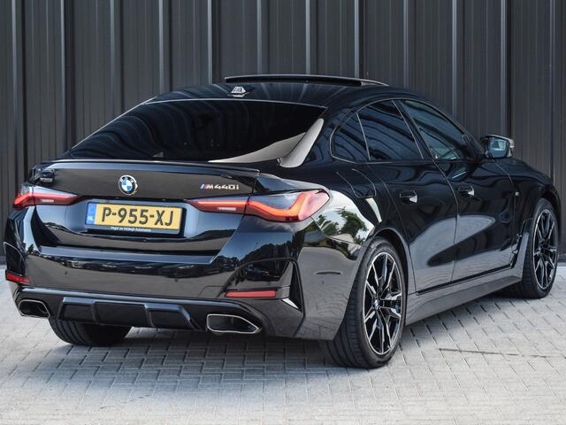BMW 4-SERIE Gran Coupé M440i X-DRIVE | 374 PK | NL-AUTO | M-SPORT | ACTIVE CRUISE | SPORT-BRAKE | M-SPORT DFFERENTIAL | PANORAMADAK | MEMORY SEATS | AMBIANCE INTERIEUR | BMW LASER LIGHT | 360 CAMERA | HEAD-UP | DAB+ | HARMAN/KARDON | SHADOW-LINE