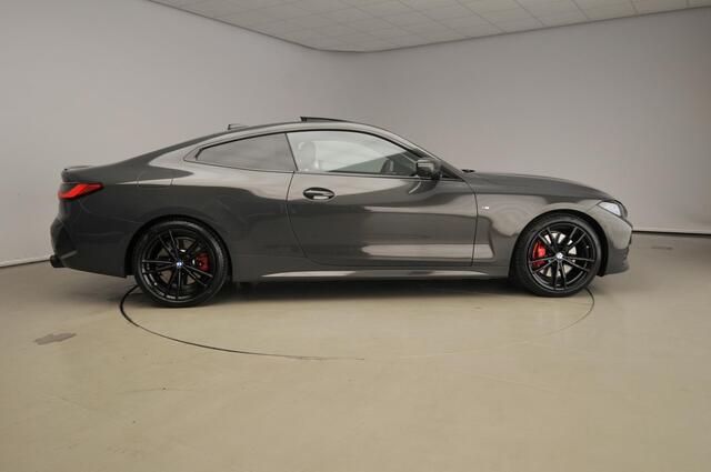 BMW 4-SERIE Coupe M440i xDrive | M-Sportpakket | Laserlicht | Leder | HUD | Schuifdak | Elektr. zetels | Keyles go | DAB | Harman-kardon sound | Alu 19 inch