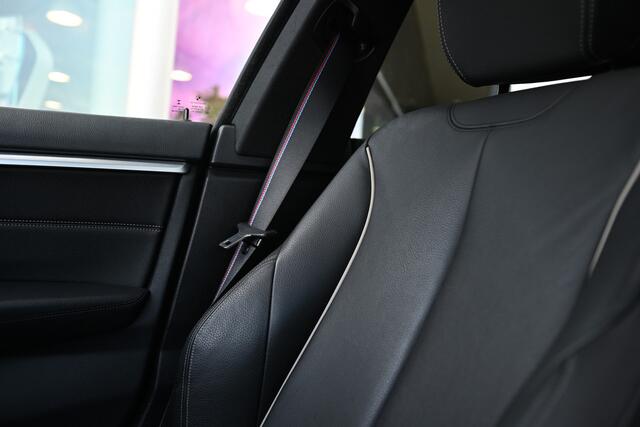 BMW 4-SERIE Gran Coupé 420i High Executive M Sport Automaat / Schuif-kanteldak / Sportstoelen / M Sportonderstel / Sport Steering / Stoelverwarming / LED / Head-Up