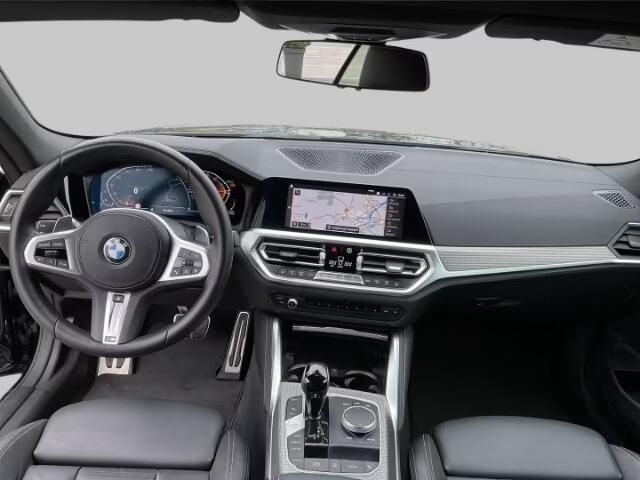 BMW 4-SERIE Cabrio 420i M-Sport Trekhaak Navi Camera LED Keyless Stuur en Stoel verwarming