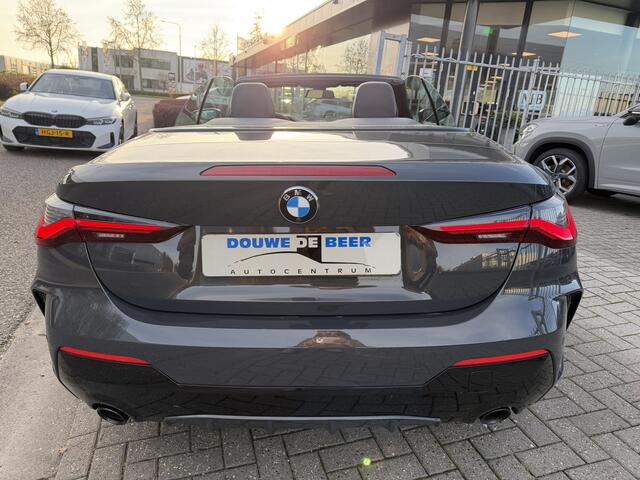 BMW 4-SERIE Cabrio 420i High Executive M Sport Trekhaak | Laser | Memory | Stoelventilatie | HUD | Keyless