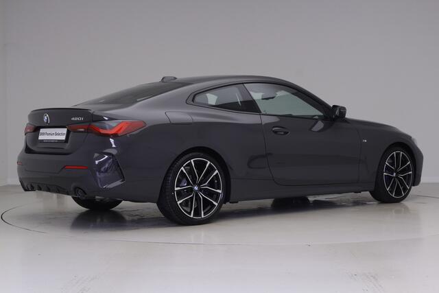 BMW 4-SERIE Coupé 420i M-Sport Pro | 19" | Personal CoPilot Pack | Schuifdak | Parking assistant plus | Nu voor 48.895,-