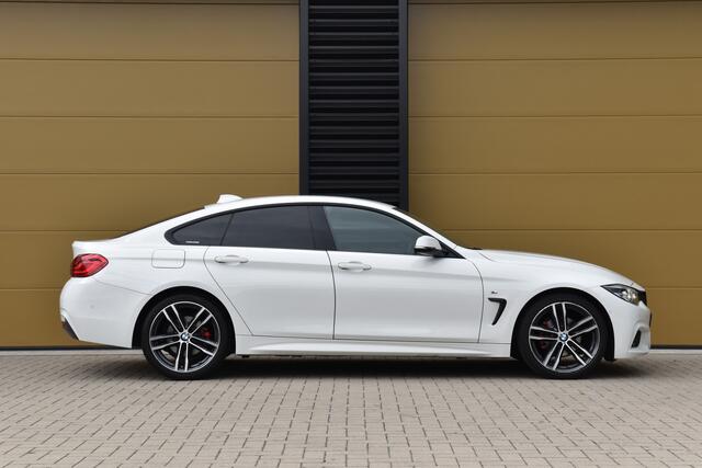 BMW 4-SERIE Gran Coupé 418i High Executive * M-sport pakket * Apple CarPlay * 19 inch * Lederen bekleding *