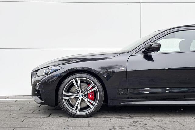 BMW 4-SERIE Coupé 430i xDrive | M Sport | Glazen Panoramadak | Harman Kardon | Stoelverwarming |