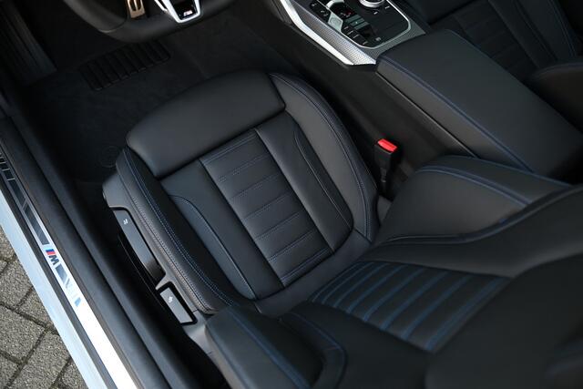 BMW 4-SERIE Coupé 420i M Sport Automaat / Schuif-kanteldak / Achteruitrijcamera / M Sportonderstel / Comfort Access / Stuurverwarming / Adaptieve LED / Widescreen Display / Stoelverwarming