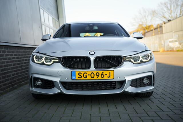 BMW 4-SERIE Gran Coupé 430i 252 pk High Executive M-Sportpakket / Frozen-Grey/ Led-Koplamp/ Schuif-Dak/ Head-Up/ Harman&Kardon/ Stoelverw./ Groot-Navi 19''LMV