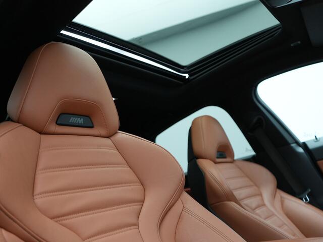 BMW 4-SERIE Coupé 430i M Sport 245pk Dealer O.H Sanremo Green | Panodak | Lederen Competition Stoelen Memory & Verwarmd | Adaptive Onderstel | 360 Camera | Harman & Kardon | 19" L.M | Carbon | Apple Carplay | Navigatie | Blis | Virtual | DAB |