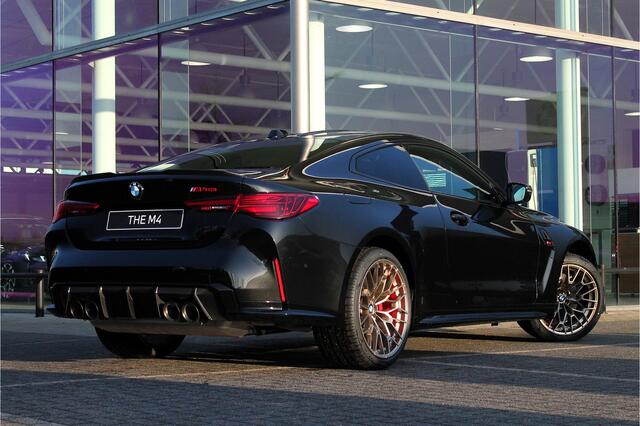 BMW 4-SERIE Coupé M4 CS High Executive Automaat / M Drive Professional / Adaptieve LED / M Carbon-keramische remmen / M Adaptief onderstel / Adaptieve LED / Comfort Access