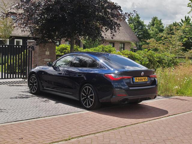 BMW 4-SERIE Gran Coupé 420i Business Edition Plus | M-Pakket | Panoramadak | Camera | Sfeerverlichting | Leer |