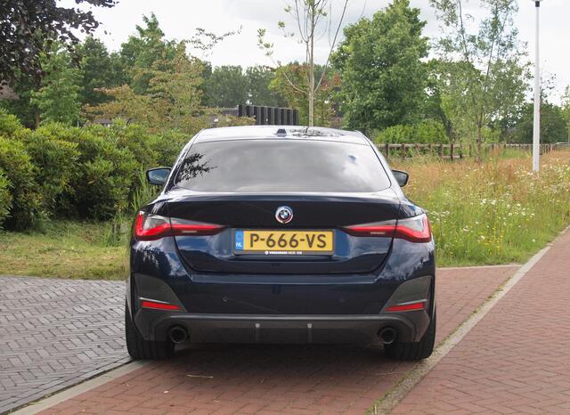 BMW 4-SERIE Gran Coupé 420i Business Edition Plus | M-Pakket | Panoramadak | Camera | Sfeerverlichting | Leer |