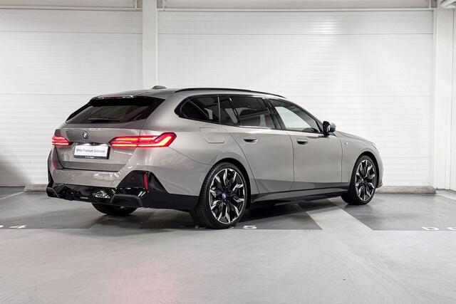 BMW 5-SERIE Touring 530e | M-Sport Pro | Travel Pack | Innovation Pack | Comfort Pack | Bowers&Wilkins | Panoramadak | Comfort Access | Trekhaak