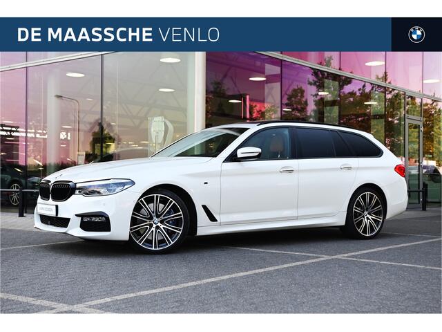 BMW 5-SERIE Touring 540i xDrive High Executive M-sport Automaat / Panoramadak / Trekhaak / Head-up Display / Parking Assistant Plus / Adaptief onderstel / 20"LM-velgen
