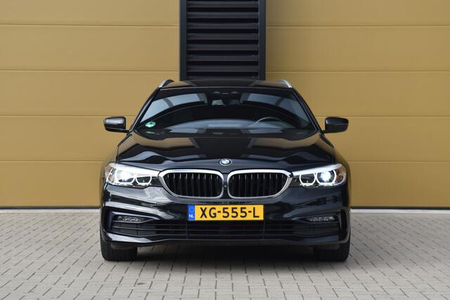 BMW 5-SERIE Touring 520i Executive * Sport line * Navigatie Professional * Stoelverwarming * Sfeerverlichting *
