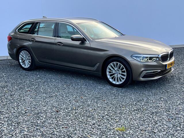 BMW 5-SERIE Touring 520i High Executive Luxeryline - Elfenbeinweiss bekleding - Memorystoelen - Trekhaak - 1e Eigenaar - Auto door ons geleverd en onderhouden