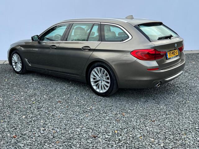 BMW 5-SERIE Touring 520i High Executive Luxeryline - Elfenbeinweiss bekleding - Memorystoelen - Trekhaak - 1e Eigenaar - Auto door ons geleverd en onderhouden