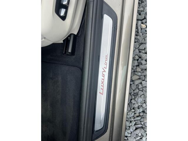 BMW 5-SERIE Touring 520i High Executive Luxeryline - Elfenbeinweiss bekleding - Memorystoelen - Trekhaak - 1e Eigenaar - Auto door ons geleverd en onderhouden