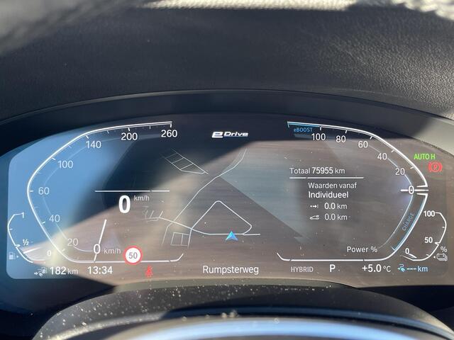 BMW 5-SERIE Touring 530e High Executive M Sport 19"/Stoel + stuurverwarming/Adaptieve cruise/LED/Camera/Apple Carplay & Android Auto/HiFi