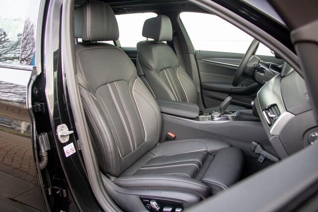 BMW 5-SERIE Touring 530e Business Edition Plus | M-Sport | Panoramadak elektrisch | Selections
