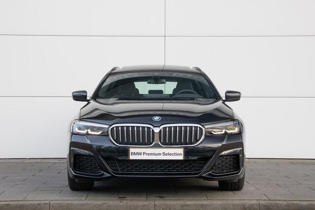 BMW 5-SERIE Touring 530e Business Edition Plus | M-Sport | Panoramadak elektrisch | Selections