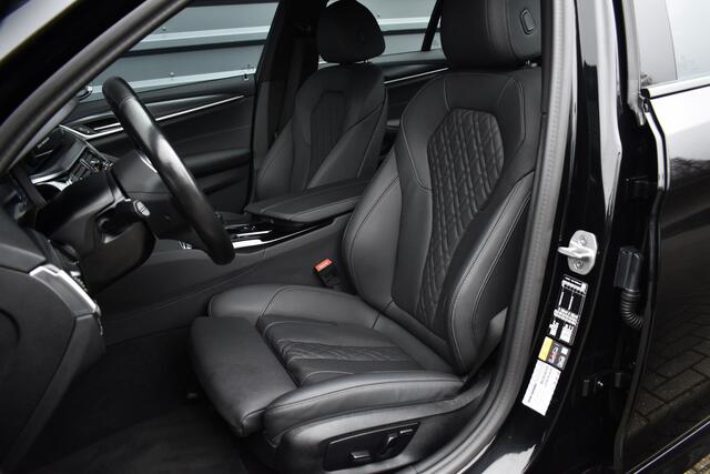 BMW 5-SERIE 530e High Executive M Sport | Adaptive Cruise Control | Trekhaak Wegklapbaar | 19'' M Velgen | Stuurverwarming | CarPlay | Camera |
