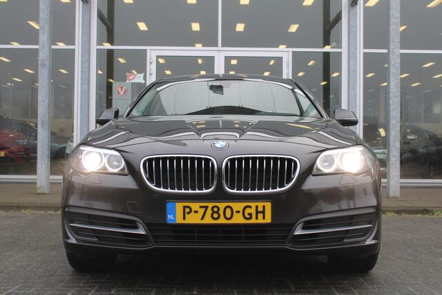 BMW 5-SERIE 518d Corporate Lease High Executive | Afn. Trekhaak | Schuifdak | Verw. Voorstoelen | Parkeersensoren V+A