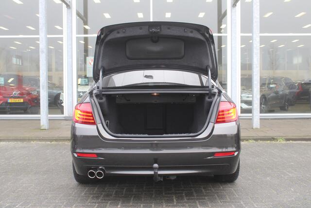 BMW 5-SERIE 518d Corporate Lease High Executive | Afn. Trekhaak | Schuifdak | Verw. Voorstoelen | Parkeersensoren V+A