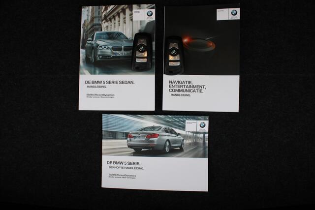 BMW 5-SERIE 518d Corporate Lease High Executive | Afn. Trekhaak | Schuifdak | Verw. Voorstoelen | Parkeersensoren V+A