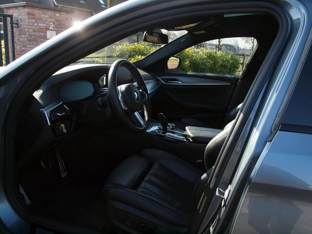 BMW 5-SERIE 530e iPerformance Executive | M-Pakket | Schuifdak | Camera | Dealer Onderhouden | NL-Auto |