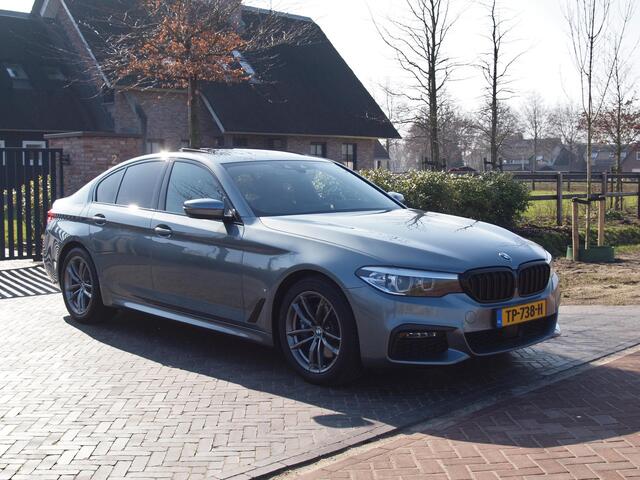 BMW 5-SERIE 530e iPerformance Executive | M-Pakket | Schuifdak | Camera | Dealer Onderhouden | NL-Auto |