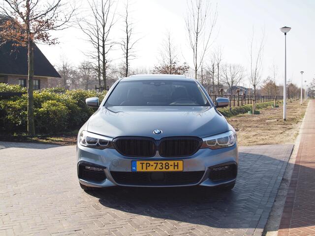 BMW 5-SERIE 530e iPerformance Executive | M-Pakket | Schuifdak | Camera | Dealer Onderhouden | NL-Auto |