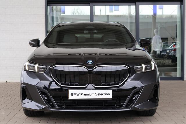 BMW 5-SERIE Touring 530e | M Sport Edition | M Sportpakket Pro | Innovation Pack | Comfort Pack | Travel Pack