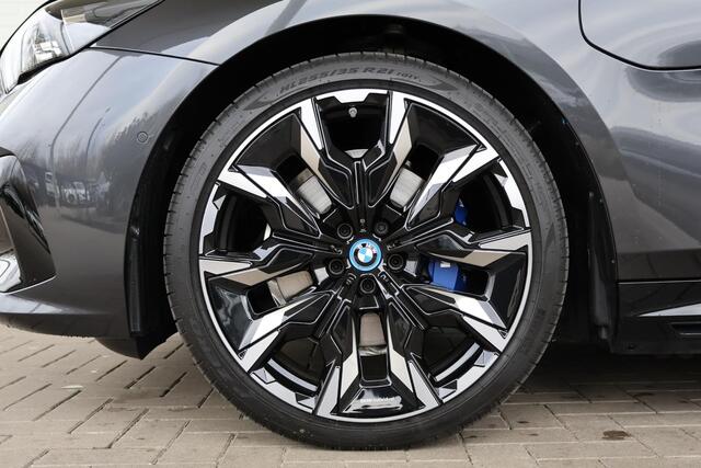 BMW 5-SERIE Touring 530e | M Sport Edition | M Sportpakket Pro | Innovation Pack | Comfort Pack | Travel Pack