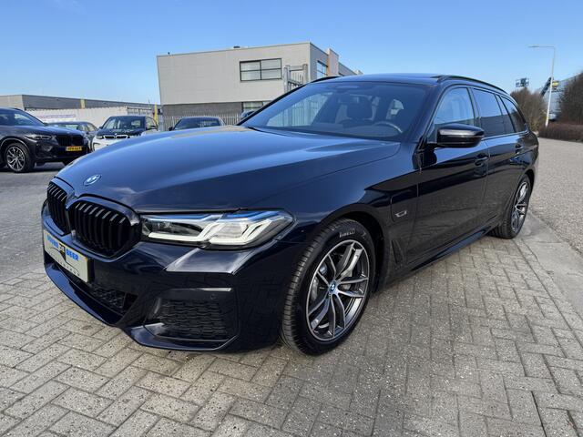 BMW 5-SERIE Touring 530e M-Sport Pano-Dak | Driving assistant prof. | Stoelverw. | Camera |