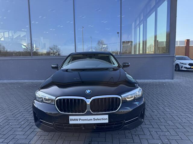 BMW 5-SERIE 530e Business Edition Plus | Driving Assistant | Achteruitrijcamera | Active Cruise Control