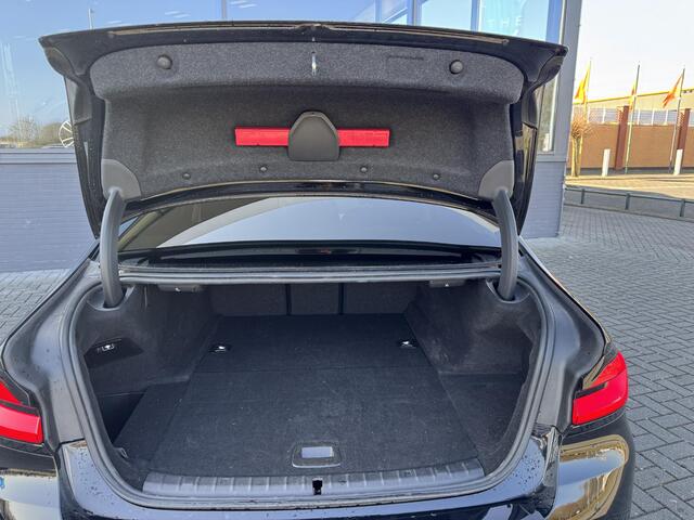 BMW 5-SERIE 530e Business Edition Plus | Driving Assistant | Achteruitrijcamera | Active Cruise Control